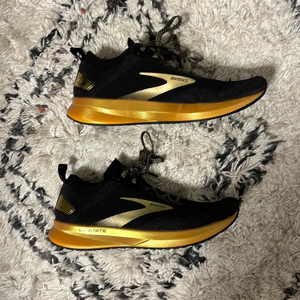 ❗️SALE❗️Brooks Levitate Running Shoes - 9.5